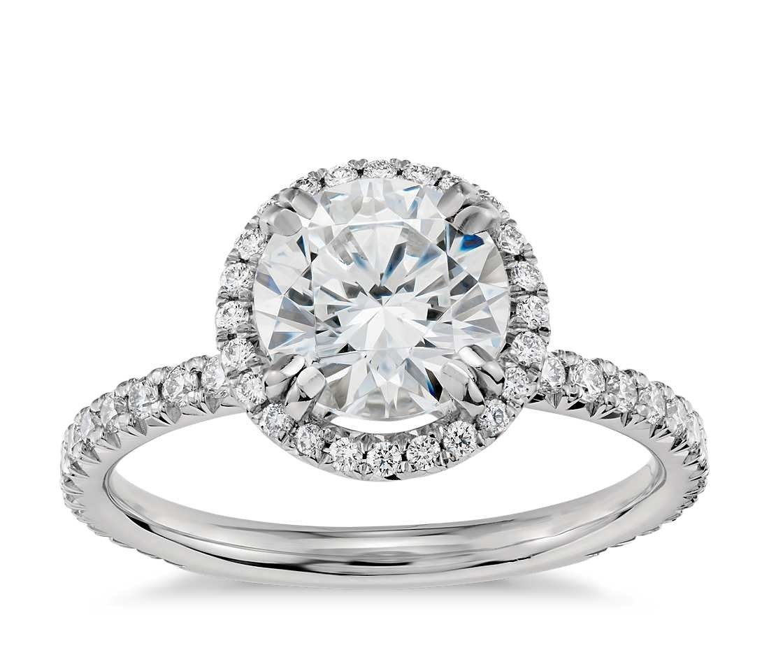 [蓝色 Nile Studio Heiress Halo Diamond Engagement Ring in Platinum](http://www.bluenile.com/build-your-own-ring/blue-nile-studio-heiress-halo-platinum-engagement-ring_50575){: rel=nofollow}, $2,470 (setting only). 
