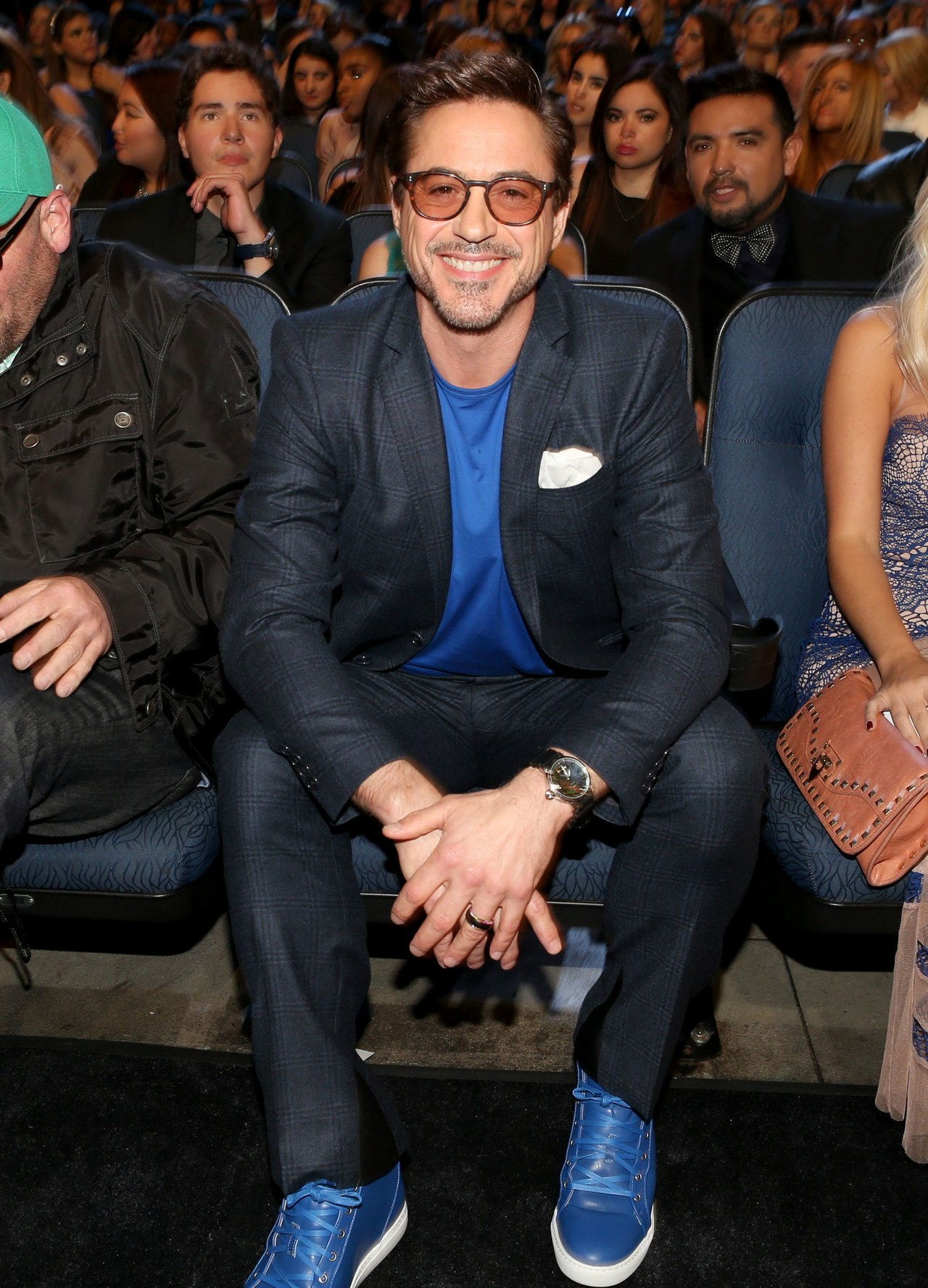 Robert downey jr blue leather sneakers peoples choice awards 2015