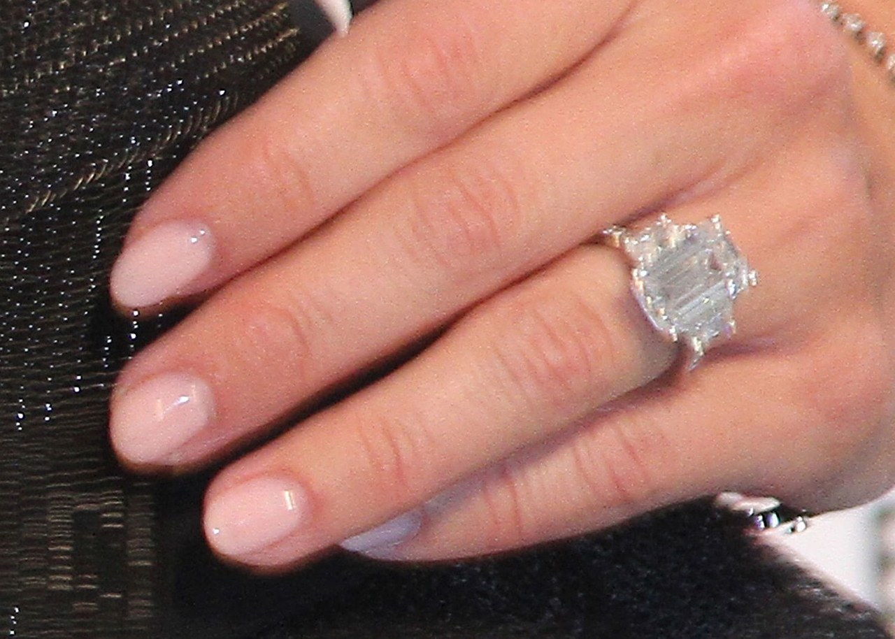 金莎 johnson engagement ring from robert Herjavec