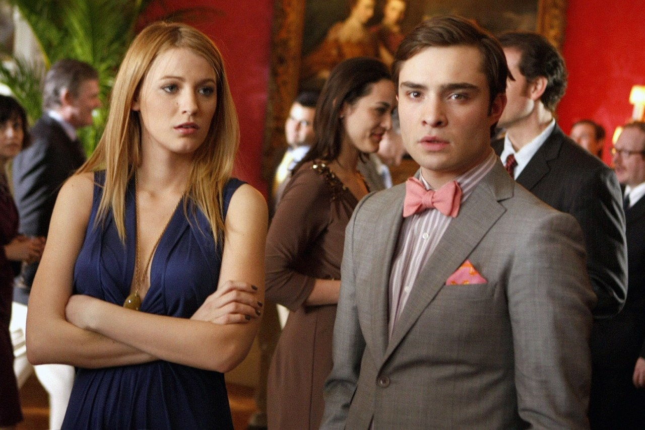 GOSSIP GIRL, from left: Blake Lively, Ed Westwick, 'The Grandfather', (Season 2, ep. 219, aired March 23, 2009). 2007-. photo: Giovanni Rufino / © The CW / Courtesy Everett Collection