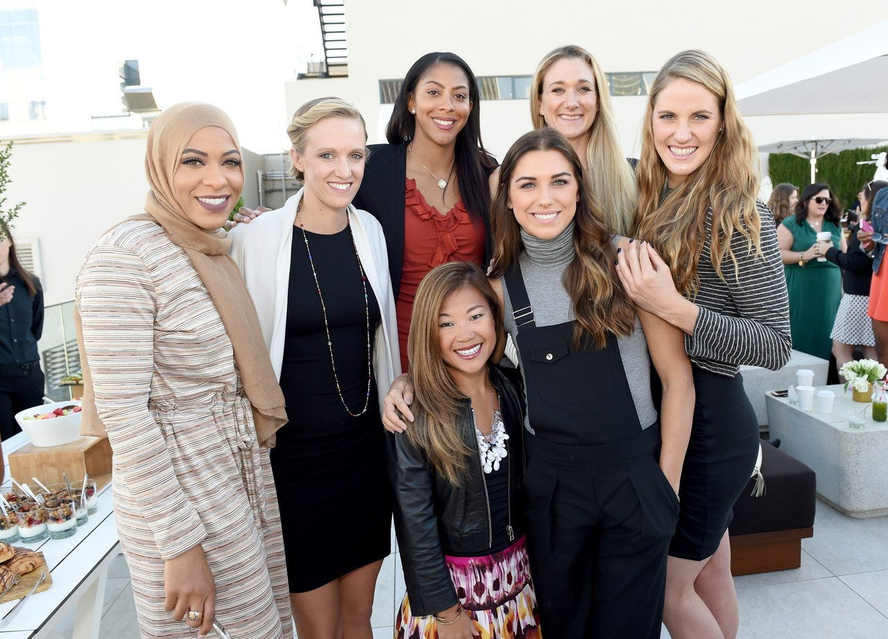 ابتهاج Muhammad, Dana Vollmer, Candace Parker, Scout Bassett, Alex Morgan, Kerri Walsh Jennings, and Missy Franklin