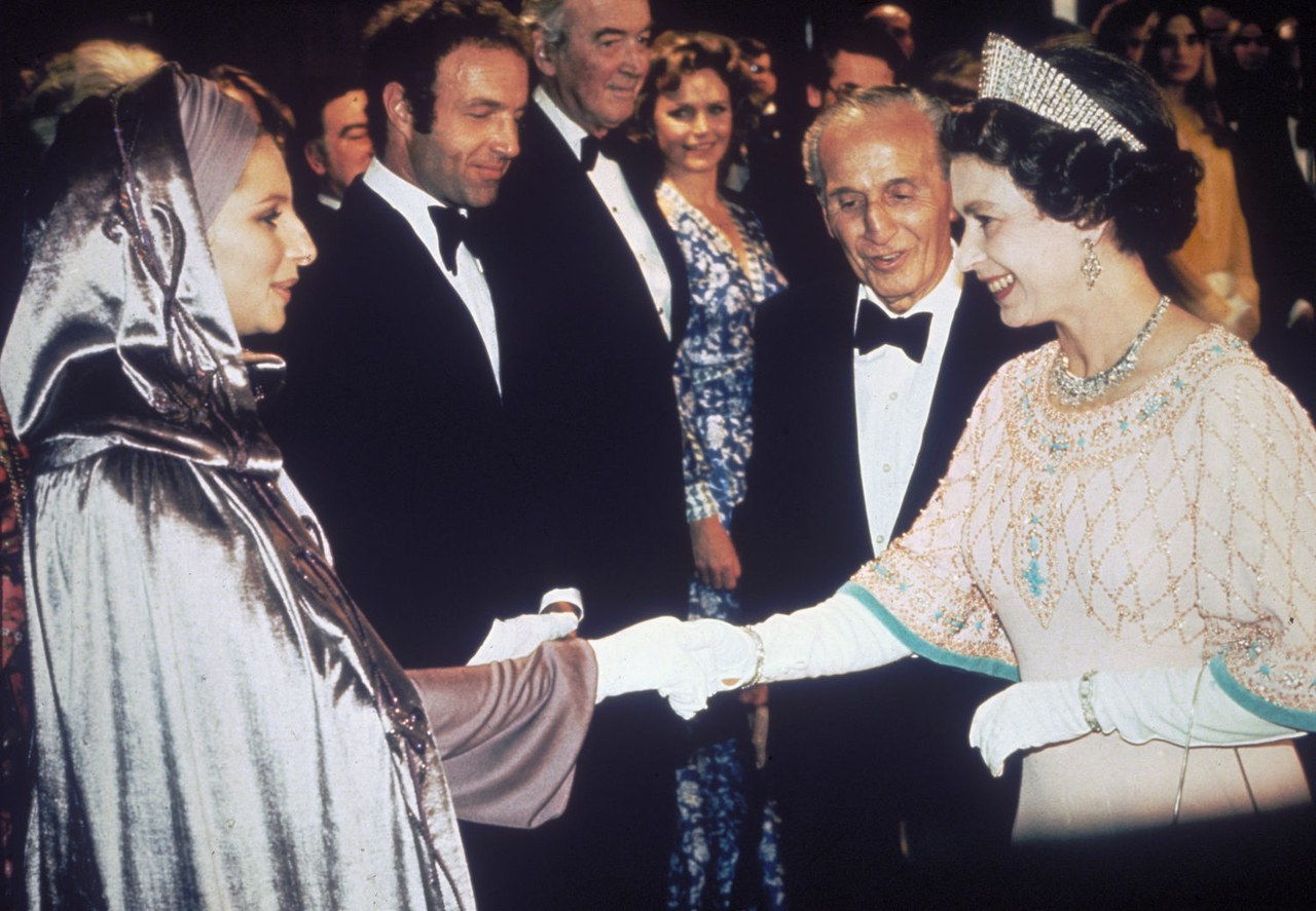 باربرا streisand queen elizabeth jan 1975