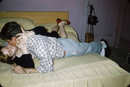 12 boyfriend couple kissing bed vintage photo sm