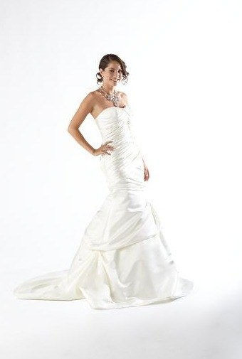 0302 kirstie kelly wedding gown 1 we