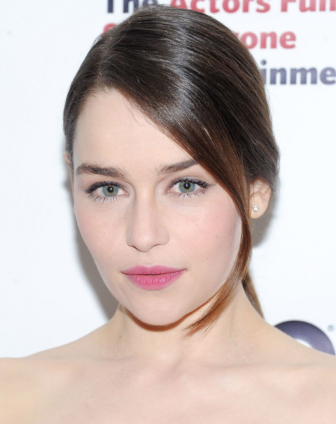 Emilia clarke lipstick